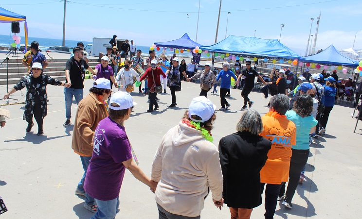 Adultos mayores disfrutaron de diversas actividades en el Parque Croacia de Antofagasta